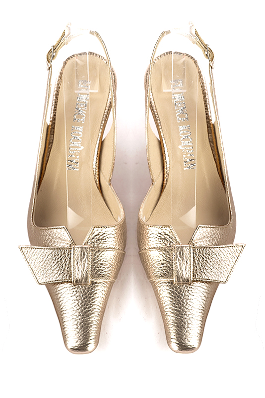 Tan beige women's slingback shoes. Tapered toe. Medium spool heels. Top view - Florence KOOIJMAN